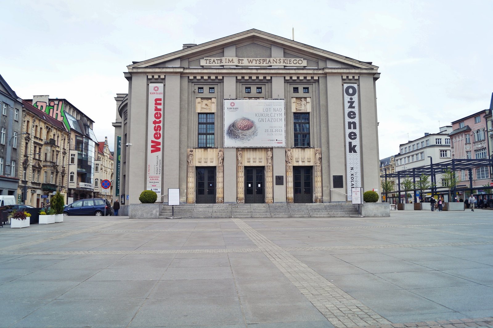 Fasada Teatru Śląskiego w centrum Katowic